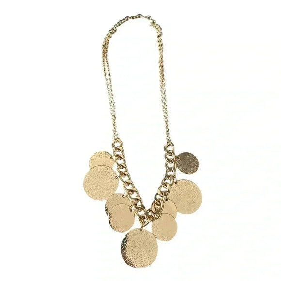 NWOT GOLD CIRCLE CHARM NECKLACE - Picture 2 of 2